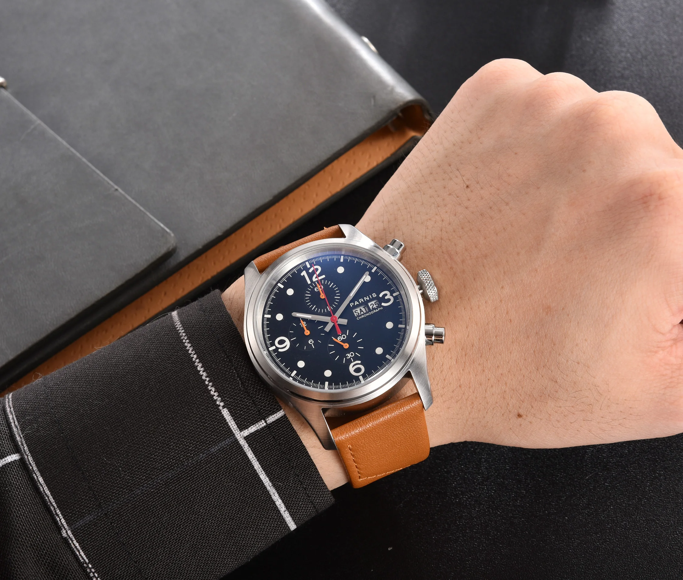 PARNIS Quartz Men Watch Chronograph Date Week Function Round Case Leather Band
