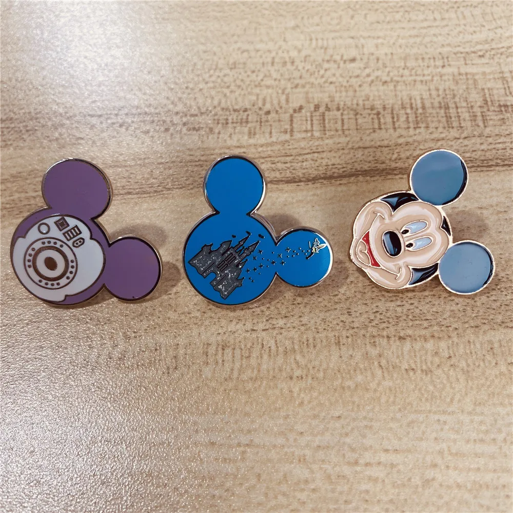 Disney Mickey spilla smalto Pin carino testa di topolino castello metallo Anime distintivi Cartoon spille spilla gioielli regalo per donna uomo