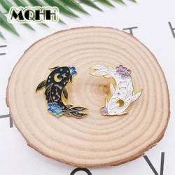 Alfileres esmaltados con forma de pez y Flor de Animal, conjunto de broche de aleación de carpas Koi en blanco y negro, accesorios de joyería para niños