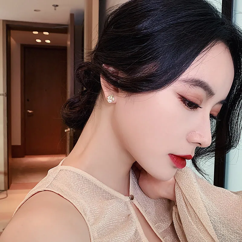 New French Retro Crystal Pearl Stud Earrings For Women Exquisite Bee Small Earrings Fashion Jewelry Gift Mujer Boucle D\'oreille