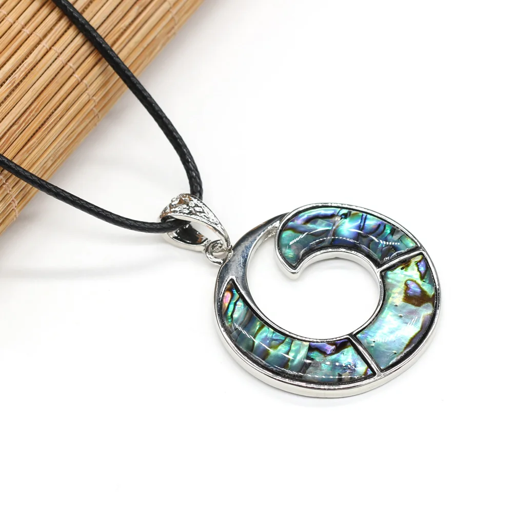 Natural Mother of Pearl Necklace Jewelry Hollow Round Abalone Shell Pendant with Leather Rope Neck Chain Necklaces for Women Men