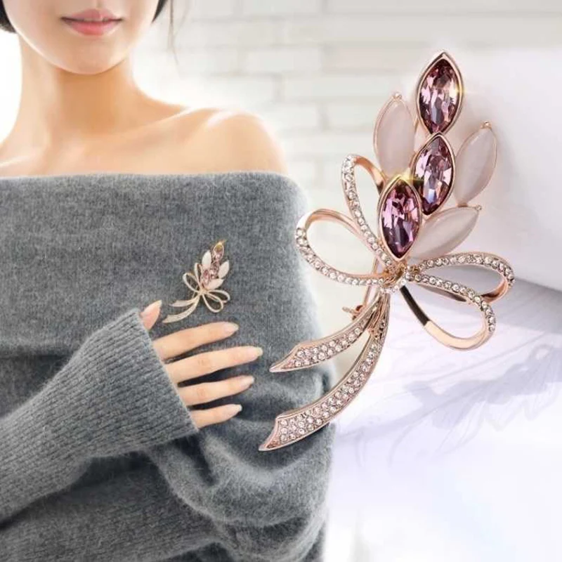 Ladies Flowers Brooch Women's Fashion Bouquet Rhinestone Pearl Corsage Sweater Coat Accessories Brooches Pins Party Jewelry Gift