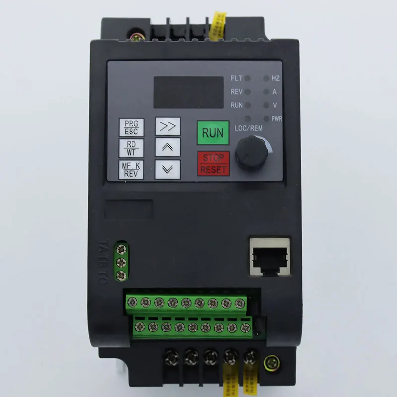 220V VFD Frequency Inverter Single-Phase Input to 3-Phase 380V 0.75KW-2.2KW Output Frequency Converter Variable Frequency Drive