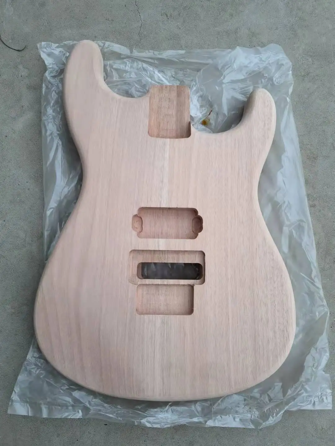 Fit Diy Electric Guitar Body H Mahogany wood Diy Electric Guitar Project Unfinished Hand-made locking nut