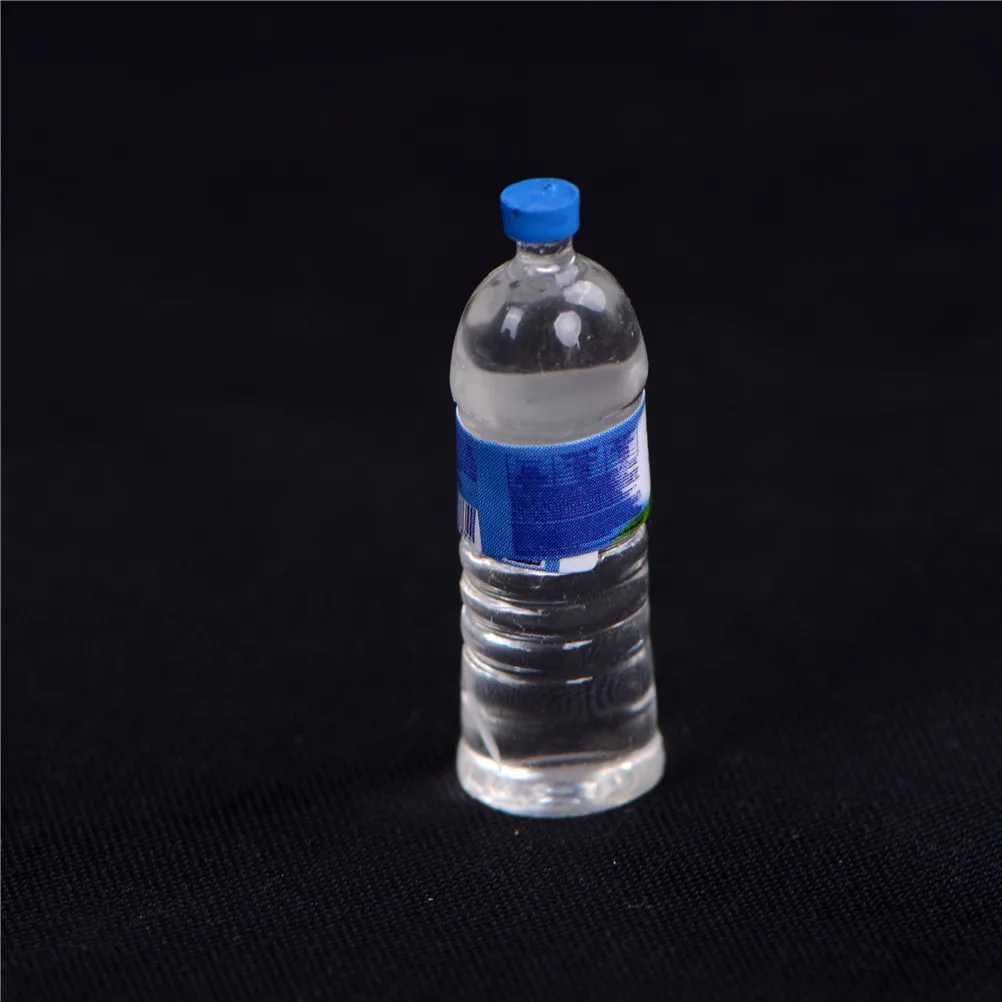 Puppenhaus 1:6 4 stücke Mineral Wasser flasche Miniatur Spielzeug Puppe Lebensmittel Küche Wohnzimmer Zubehör