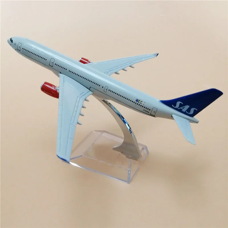 16CM 1/400 SAS A330 Model Star Alliance Airlines W Base Metal Alloy Aircraft Plane Collectible Display Decoration Model