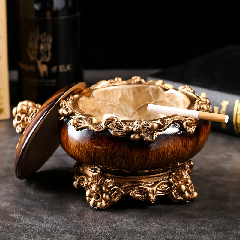 

European style ashtray with lid men's personality creativity fashion luxury highend decoration bar coffee living room decoration