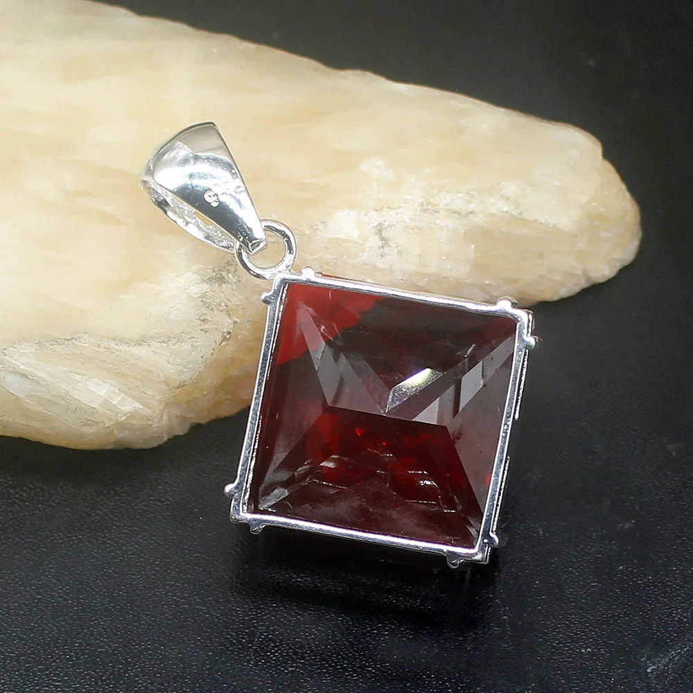 Gemstonefactory Jewelry Big Promotion 925 Silver Huge Square Red Garnet Women Ladies Mom Gifts Necklace Pendant 20213621