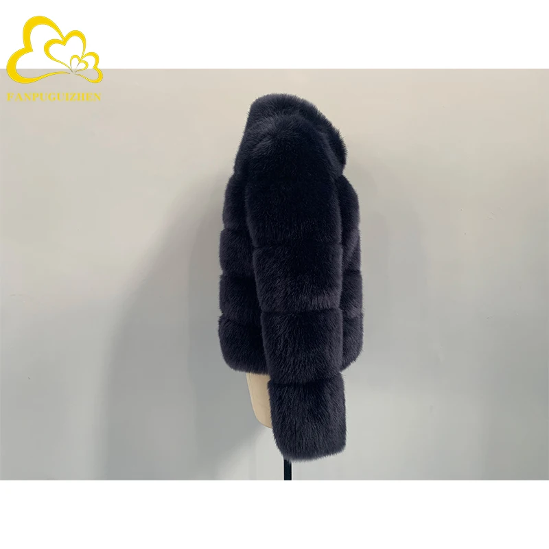 Рисунок 4 - Женское пальто из искусственного меха