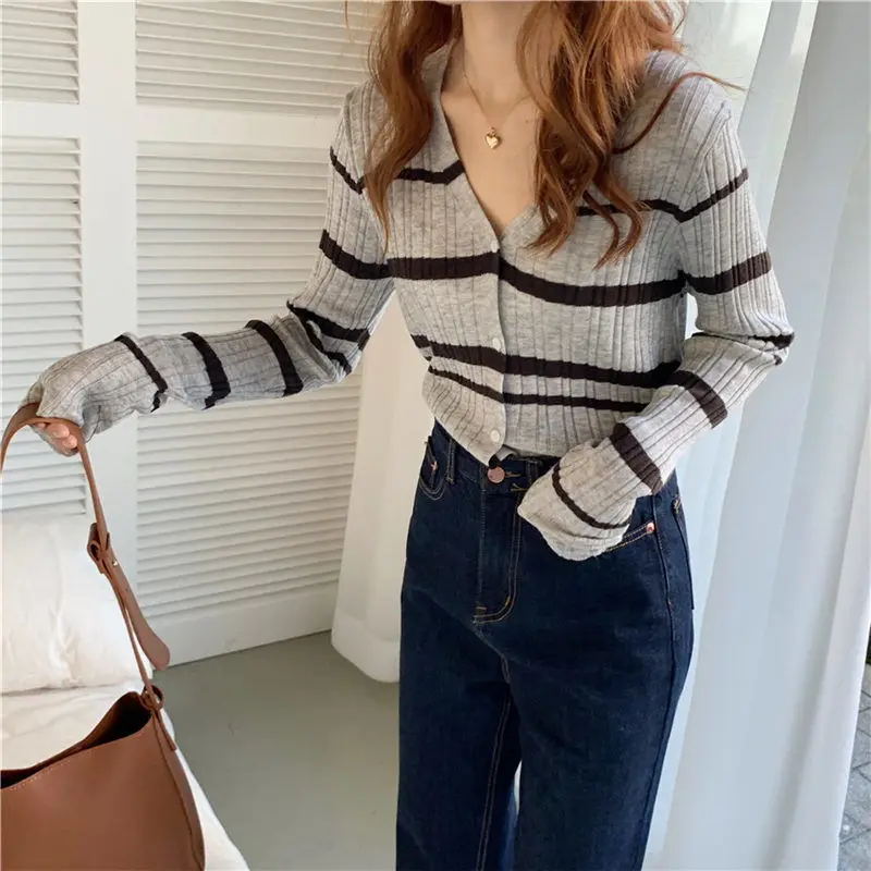 Woman Sweaters Striped Sweater Autumn Women's Loose Cardigan V-neck Top Sweater Femme Chandails Pull Hiver