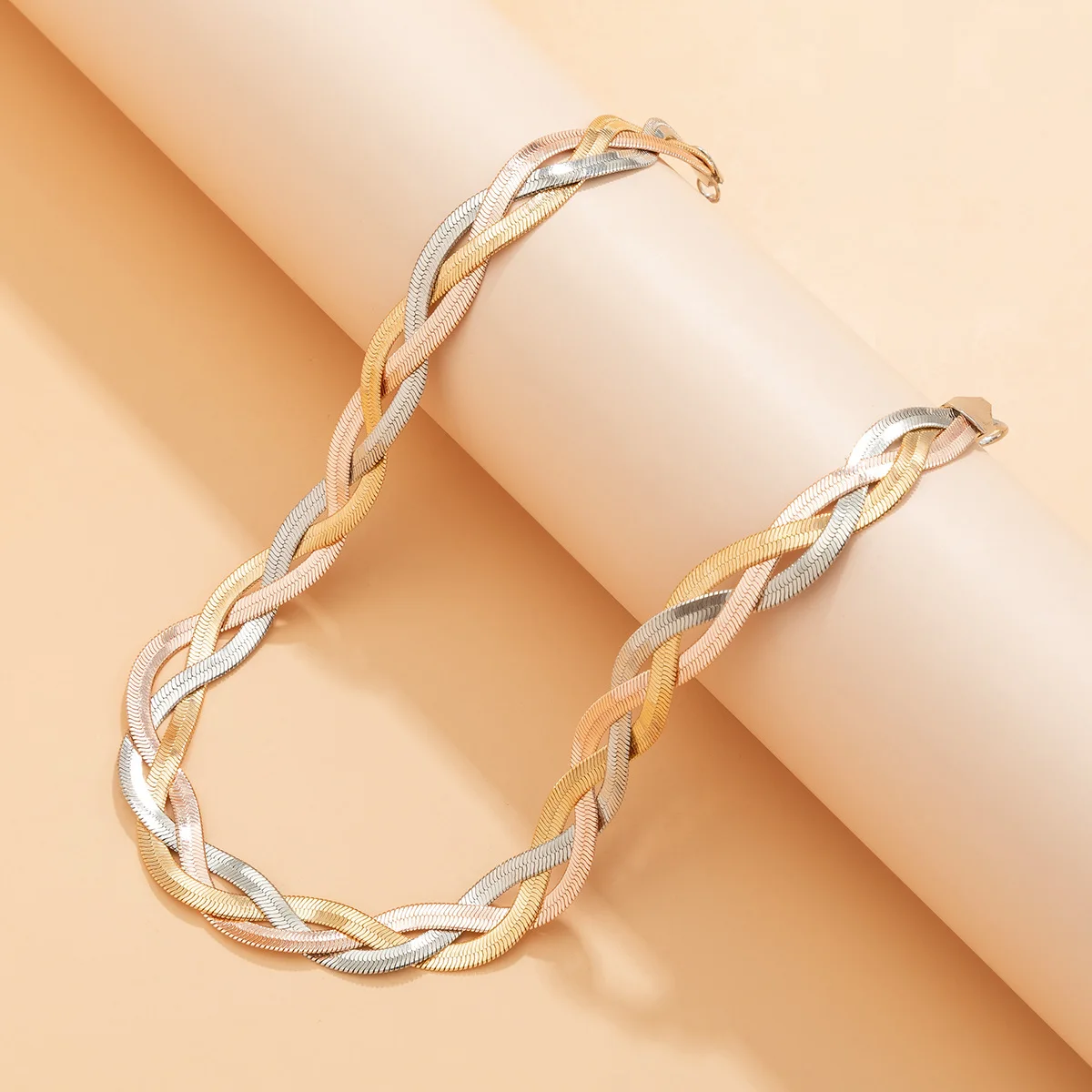 Boho Simple Twist Snake Chain Clavicle Necklace Women\'s Retro 2021 Fashion Metal Charm Color Necklaces Girl Jewelry Couple Gift