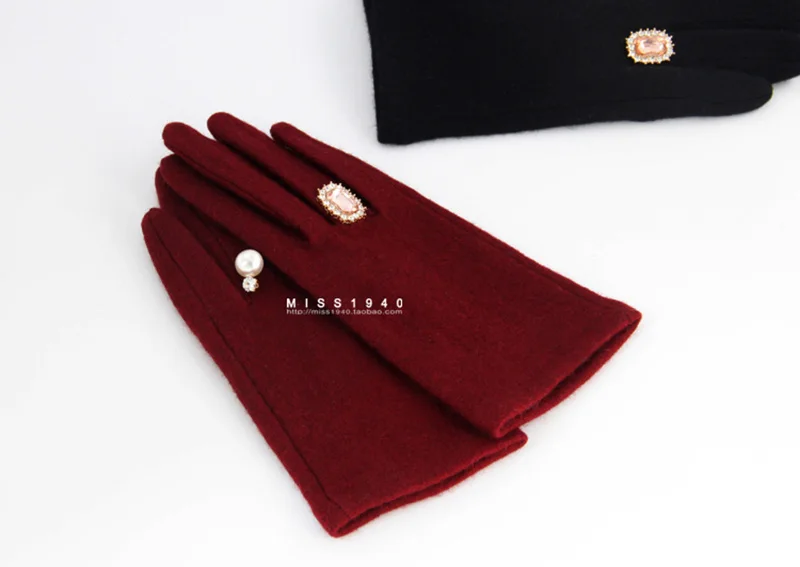 Winter Pearl Gem Wool Knit Warm Touch Screen Mittens Female Double Layer Plus Plush Thick Cashmere Driving Soft Black Glove H24