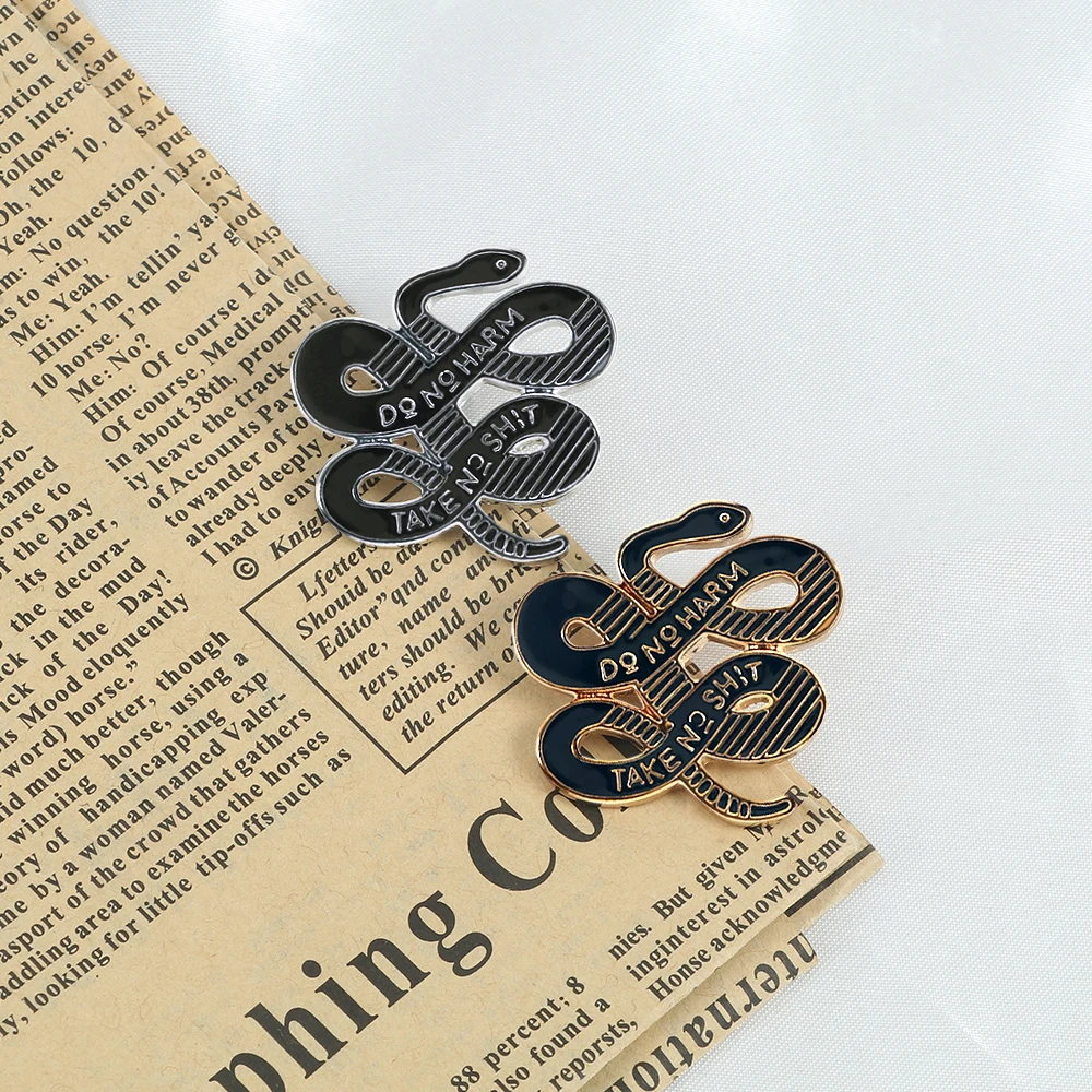 Snake Enamel Pins Gothic Black Snakes Lapel Brooches DO NO HARM Badge Witchcraft Horror Animals Badge Punk Jewelry Collection