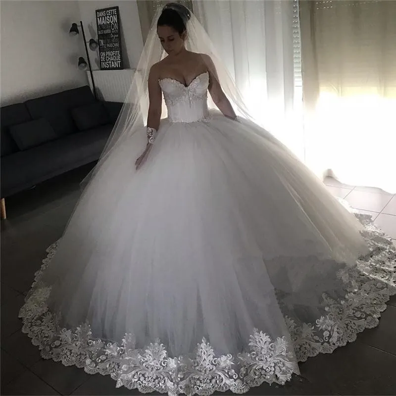 Princess Ball Gown Lace Wedding Dresses 2020 Sweetheart Plus Size Beaded White Puffy Tulle Arabic Vestido De Novia Bridal Gowns