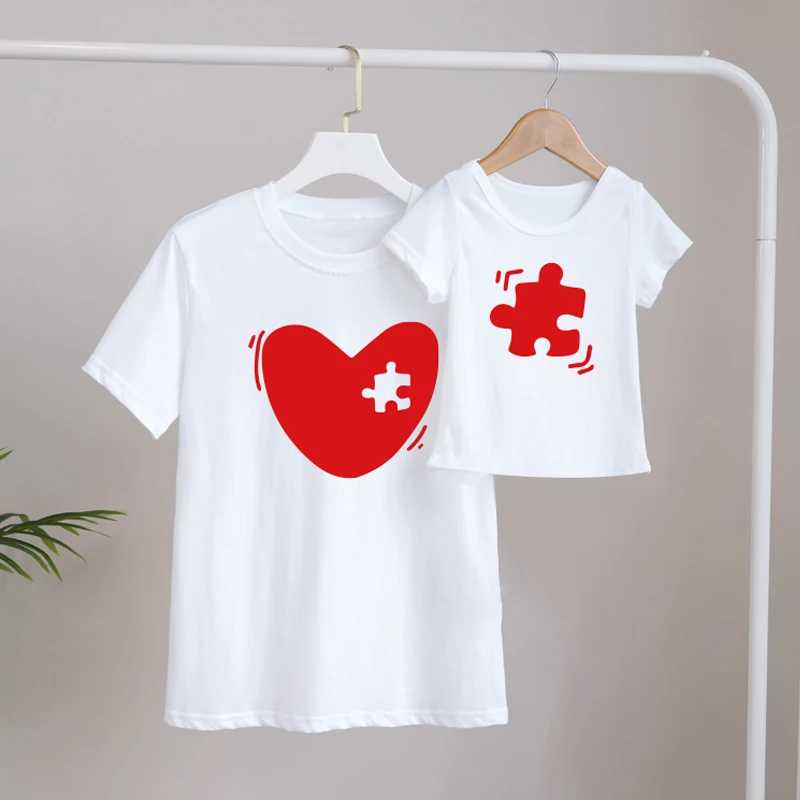 

Fashion Give love to children Family Matching T shirt Cotton funny Short Sleeve Family Look mommy and daughter matching clothes