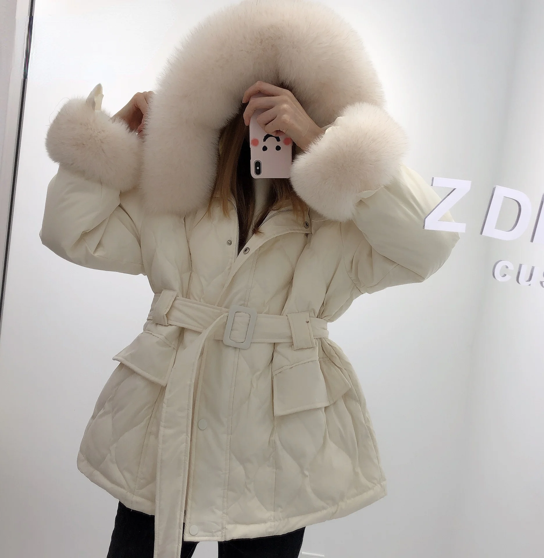 2021 Korean Fashion Warm Winter Women 90% White Duck Down Coat Real Fox Fur Hooded Puffer Jacket With Natural Fox Cuffs Parkas