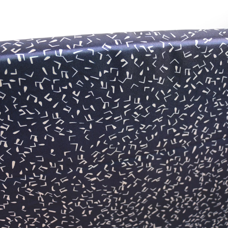 Meter glänzendes Futter, Pyjama, Robe, Hemd, Taschenmaterial, Musikdruck, Satin, Charmeuse-Stoff, Polyester, weich – Detail 12