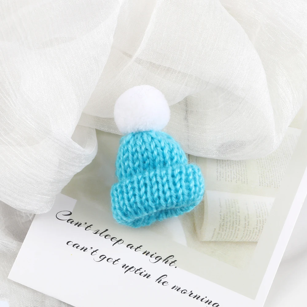 Fashion 25 Color Knitted Hat Brooches Women Lovely Winter Coat Lapel Pin Jewelry Handmade Brooch Bag Decoration Jewelry Gift New