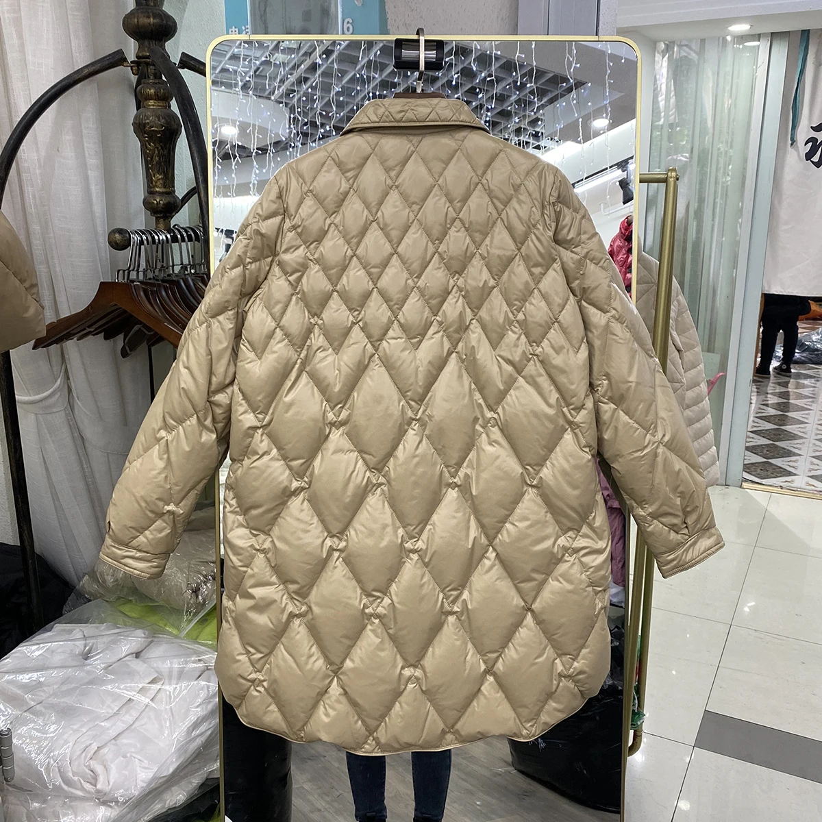 2024 New Winter Ultra Light 90% White Duck Down Coat Long Sleeve Warm Parka Outwear Female Casual Single Breasted Puffer Jacket