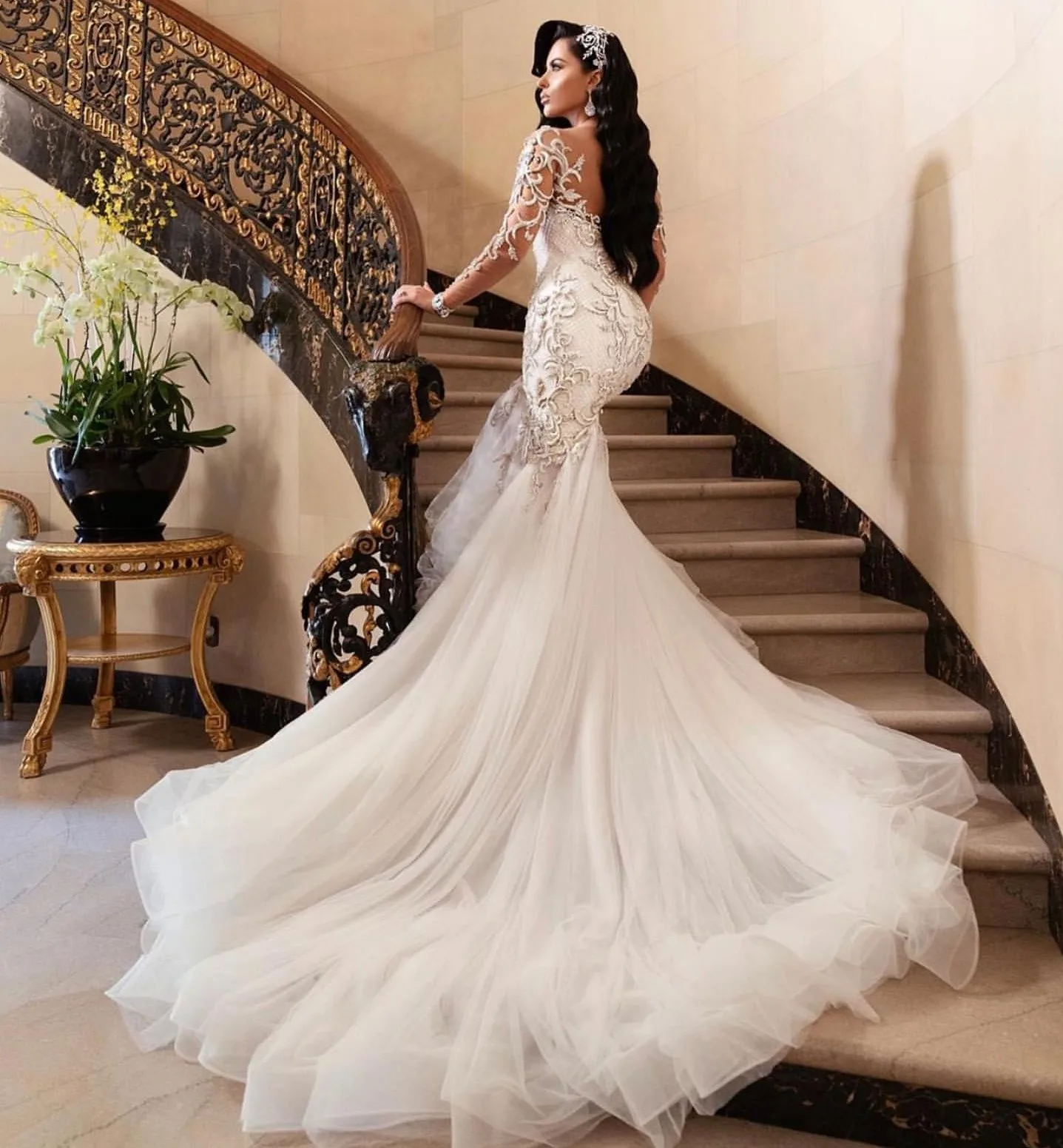 Luxurious Sexy Arabic Wedding Dresses Mermaid Beading Lace Embroidery Bridal Gown Sheer Neck Customed Vestidos De Noiva