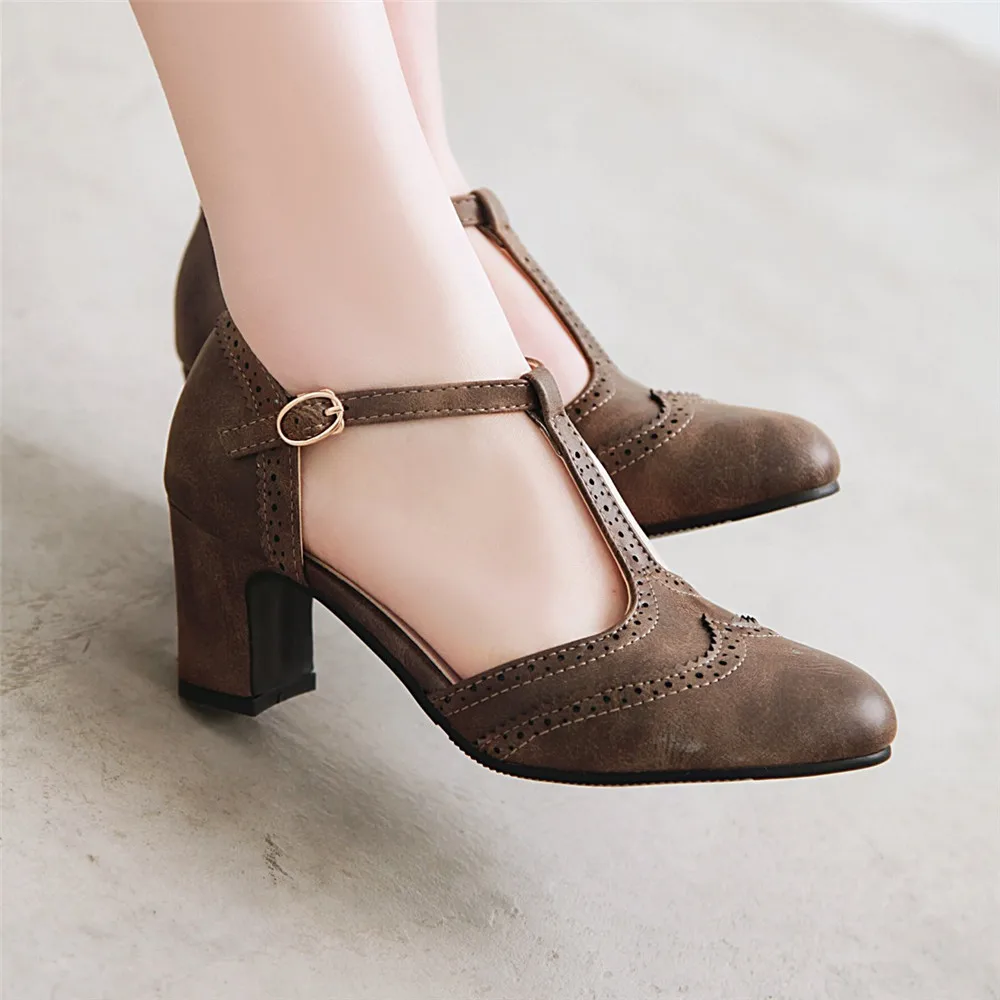 2024 Vintage PU Leather Women\'s Shoes Rome Style Splice Pointed Toe Buckle T-strap Ladies High Pumps Plus Size 32-43