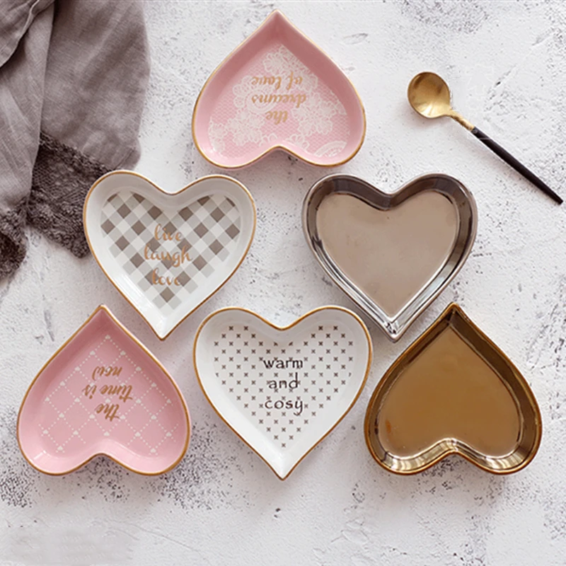 Scandinavian style plates Heart shaped ceramic dish Desktop Decoration Jewelry storage tray Dessert tray snack plate sauce dish