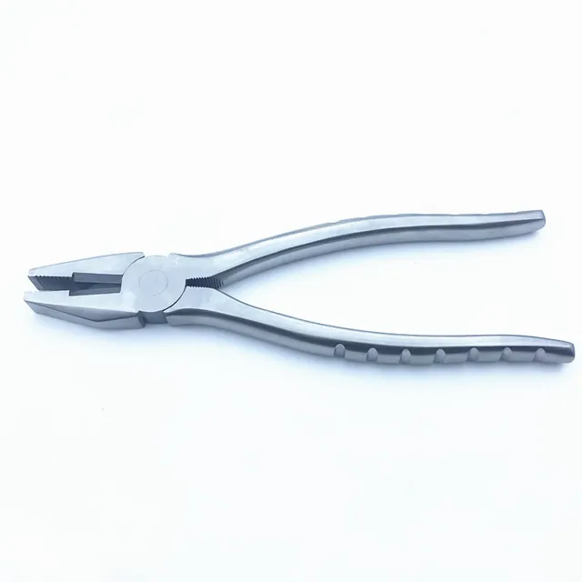 Szczypce płaskie 20cm z ząbkowanymi szczękami instrument ortopedyczny weterynaryjny