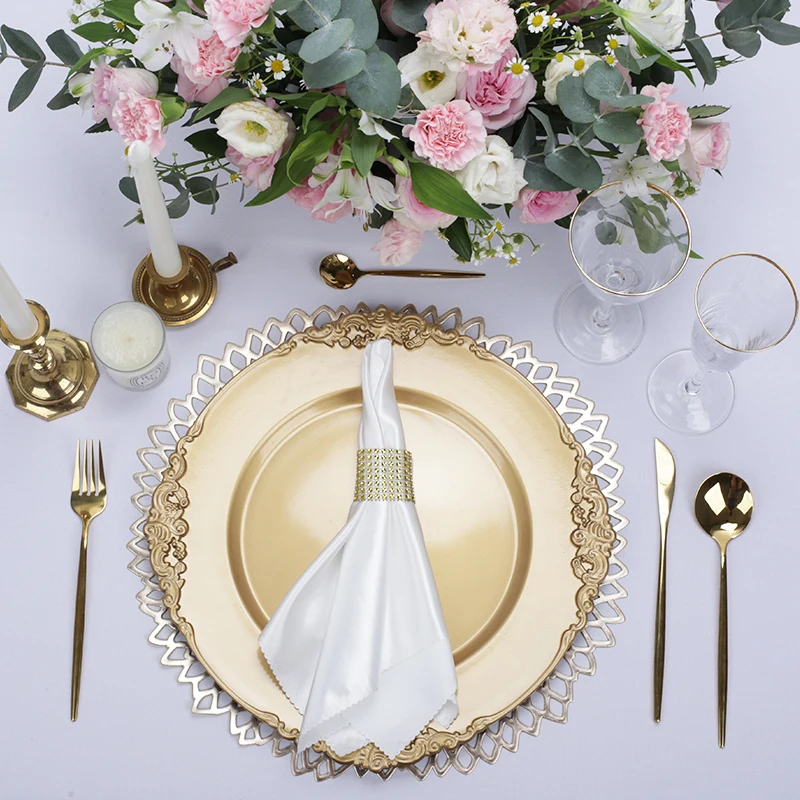 

Elegant Decorate Cheap Plastic Table Setting Silver Gold Charger Plates Set White Black Gold Rim Luxury Wedding Party Decoration