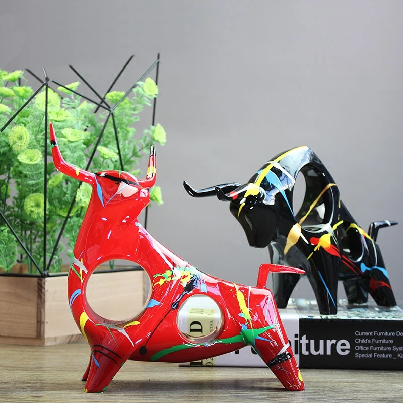 

Classic abstract camouflage bullfighting sculpture decoration Creative camouflage cow home furnishings