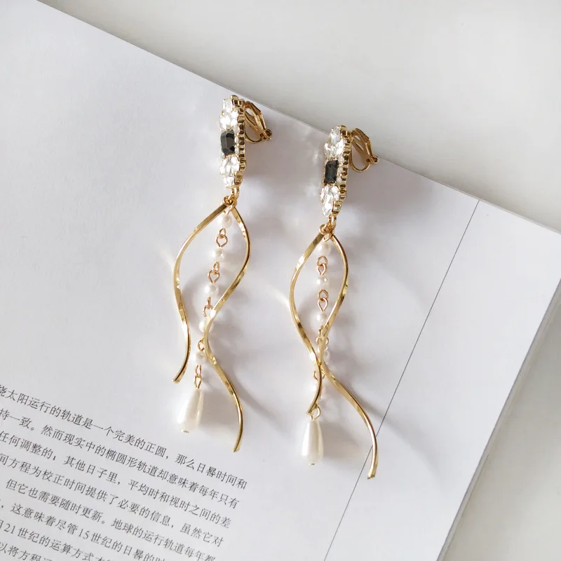 Baroque Water Drop Pearls Clip Earrings No Pierced Hole Elegant Curve Line Long Clip on Earrings without Piercing For Women