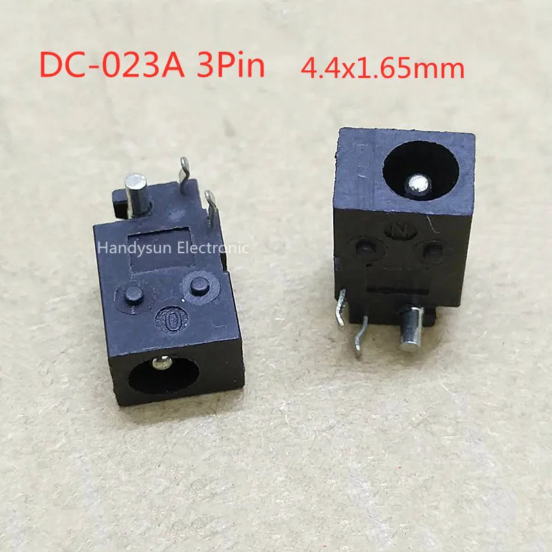 DC-023A تيار مستمر مقبس الطاقة 4.4x1.65 مللي متر عالية الجودة مسمار دبوس نحاسي 3pin الانحناء مع تحديد المواقع آخر لوحة جبل موصل محول
