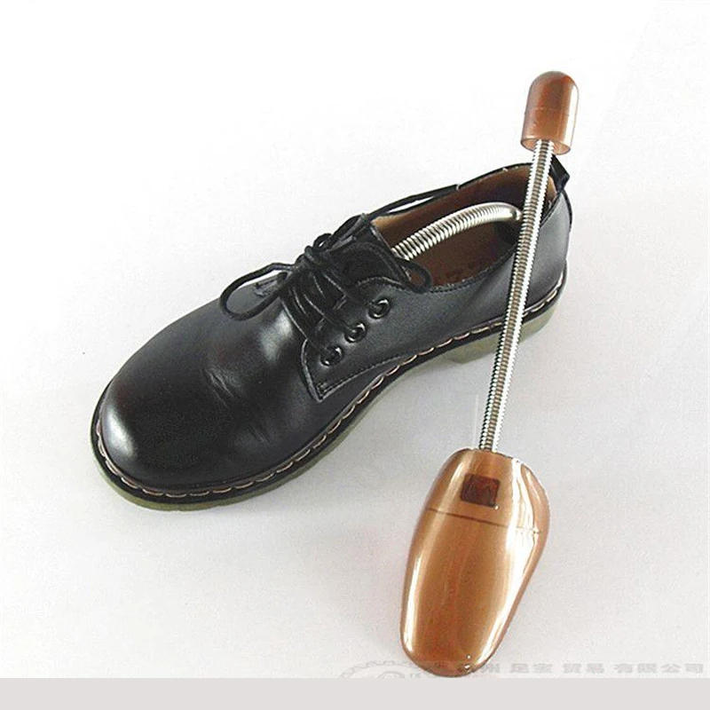 1 pair Shoes Stretcher Plastic Shoe Tree Shaper Rack Boot Stretcher Keeper Adjustable Size for Man Women zapatos de hombre Brown
