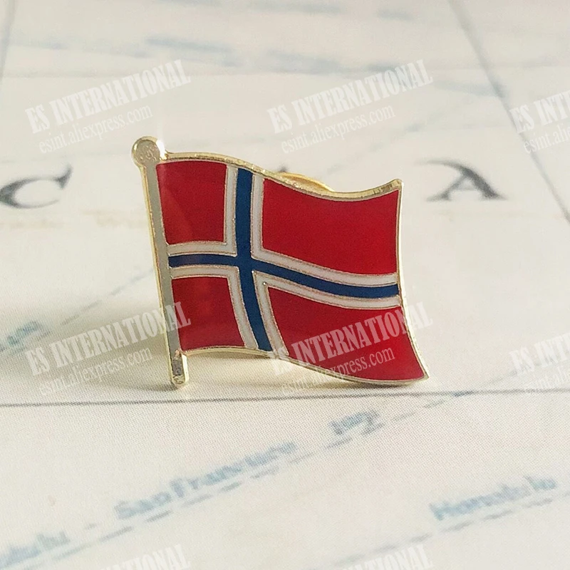 

Norway National Flag Lapel Pins Crystal Epoxy Metal Enamel Badge Paint Brooch Souvenir Suit Personality Commemorative Gifts