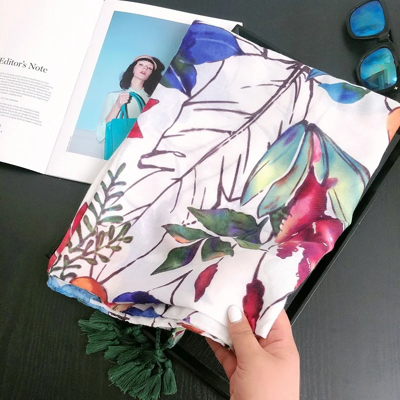 2022 spanien Luxus Fashion Floral Kette Quaste Viskose Schal Schal Hohe Qualität Halstuch Pashmina Foulard Moslemisches Hijab Sjaal