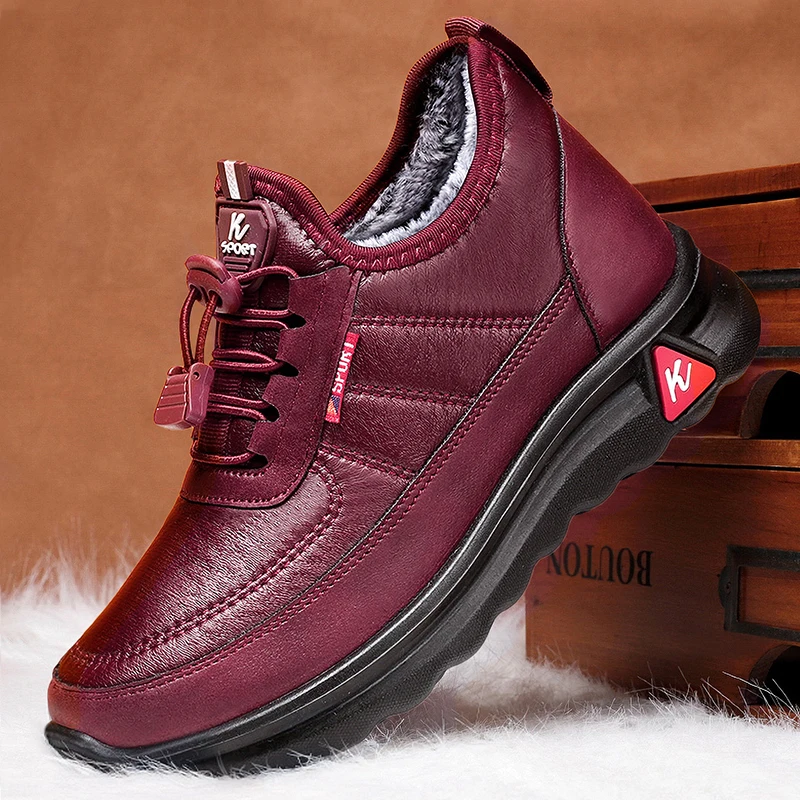 Botas de nieve de invierno para mujer, zapatos de cuero de felpa, zapatillas ligeras antideslizantes de algodón cálido, zapatos deportivos femeninos