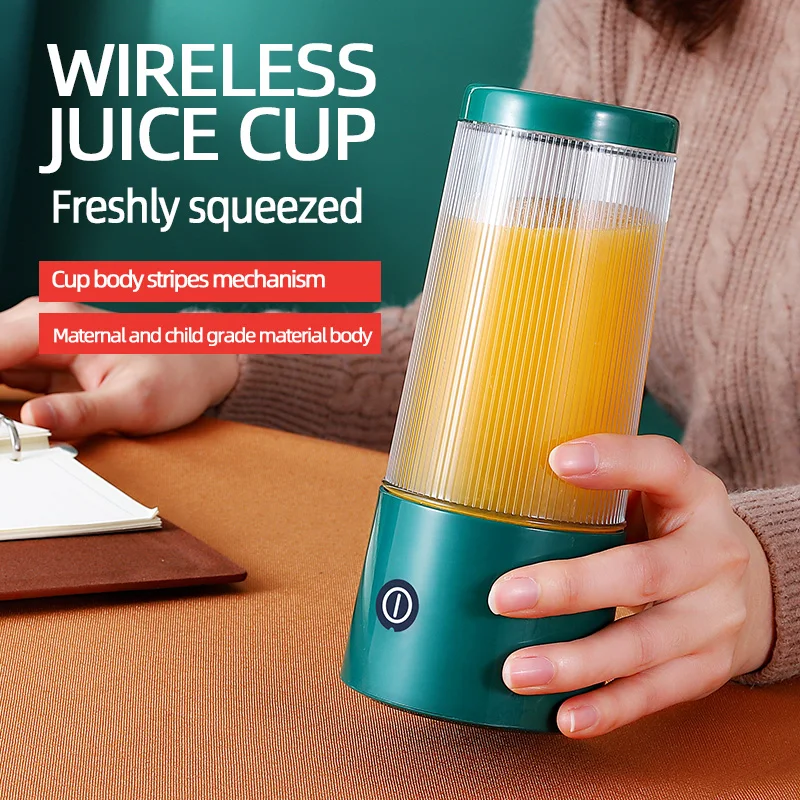 عصارة صغيرة محمولة قابلة لإعادة الشحن تعمل بمنفذ USB عصارة عصير منزلية خارجية كوب كهربائي خلاط يدوي لتجهيز الأغذية عصير فواكه