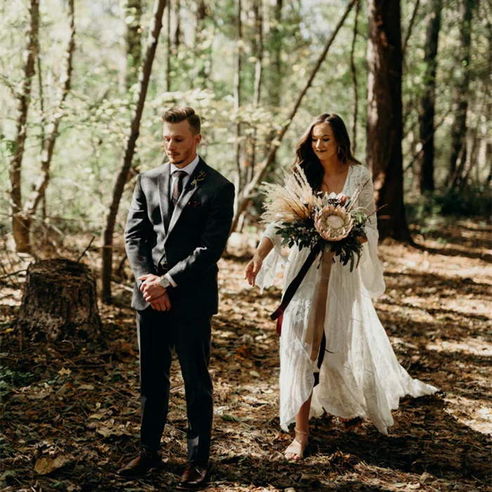 Abiti da sposa in pizzo FATAPAESE con scollo a v profondo manica svasata divisa lungo treno campagna abiti da sposa Robe De Mariee