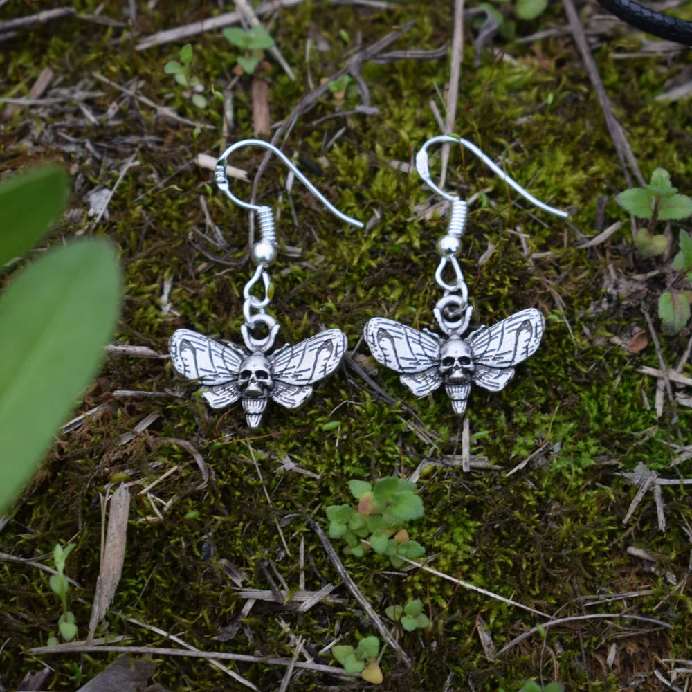 SanLan 1pair dead head skull moth earring