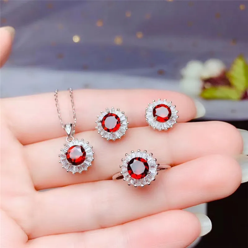 

Xin Yipeng S925 sterling silver inlaid real natural garnet set ring earrings pendant necklace fine wedding jewelry for women