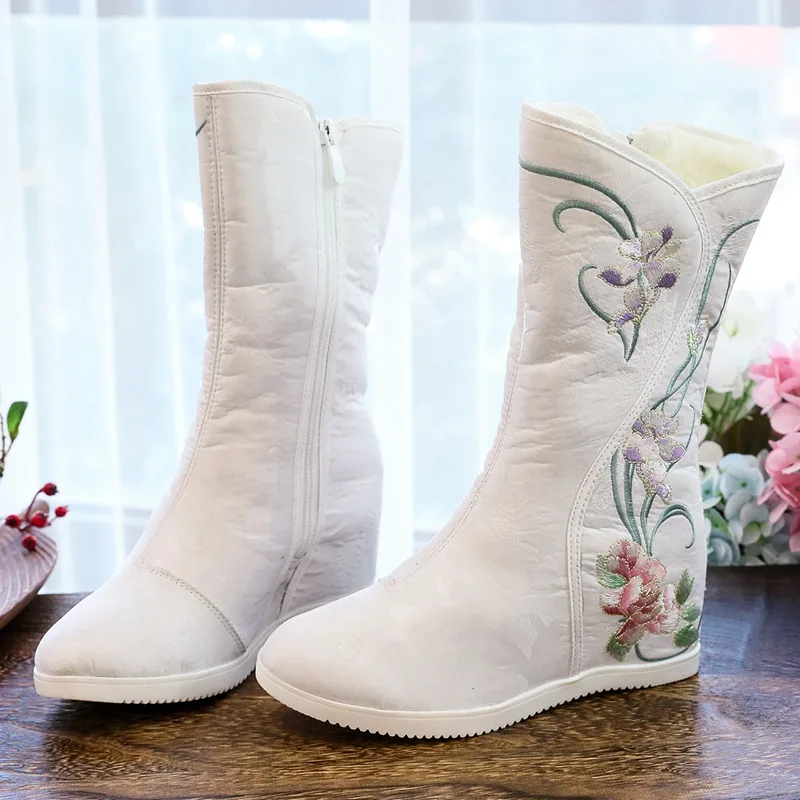 Ethnic Embroidered Women Boots Hanfu Shoes Winter High Top Female Boots Warm Peony Floral Embroidered Shoes Women\'s Cloth Shoes