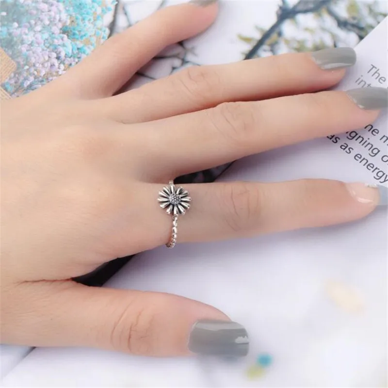 Nuova personalità semplice piccola margherita fiore gioielli in argento sterling 925 girasole retrò argento tailandese anelli di apertura squisiti TYB453