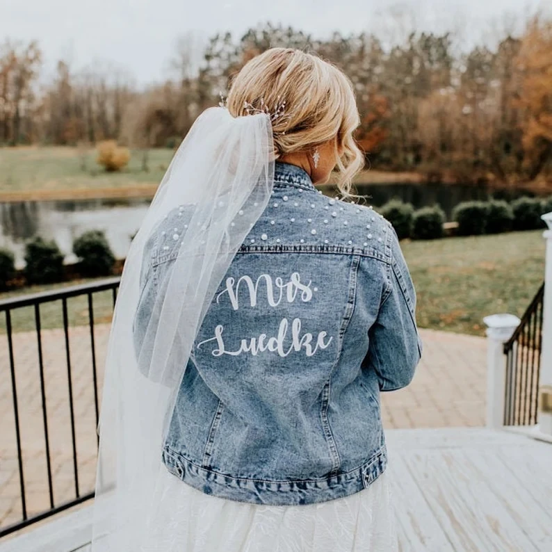 Mrs Denim Jacket with Pearls / Personalized Jean Jacket / Bride Jacket / Wedding Jacket / Gift For Bride / Just Married Jacket /