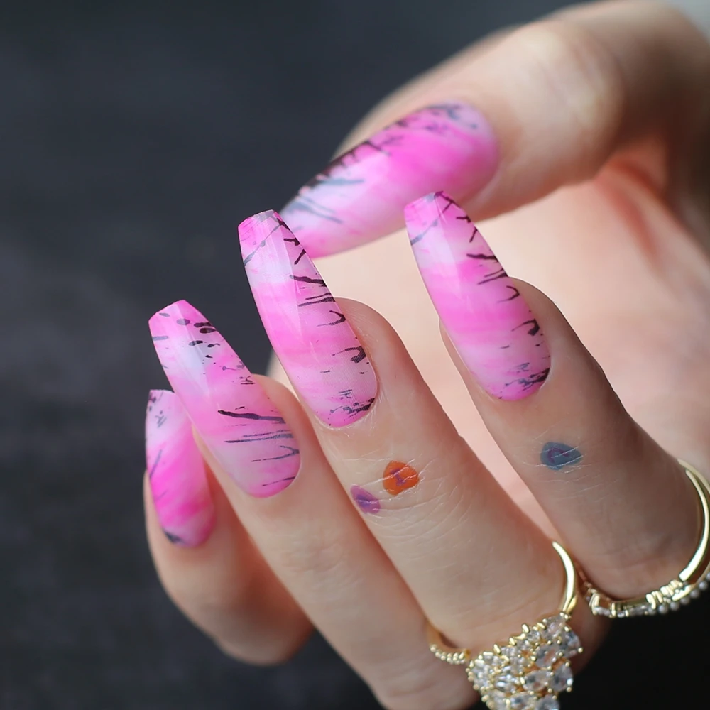 Roze Graffiti Lijn Art Fake Nails Luxe Doodskist Zwarte Persoonlijkheid Ombre Curve Lange Ballet Acryl Nagels