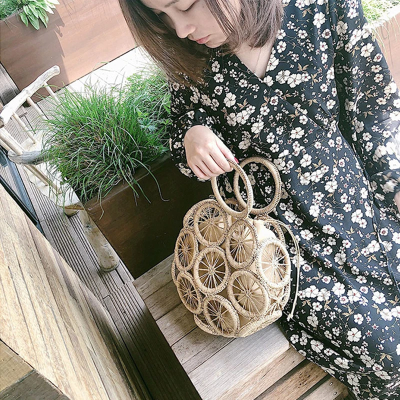 Holiday Handbag Hollow Design Straw Knitted Bag Large Capacity Beach Crossbody Bag Summer Hand Weaving Female Shoulder Bag sac