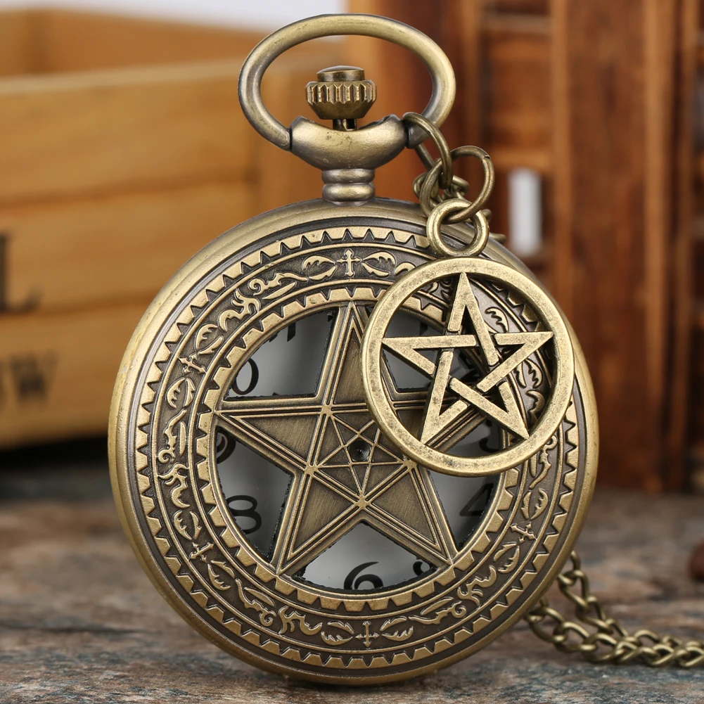 Reloj de bolsillo de cuarzo con diseño de pentagrama hueco para hombre y mujer, caja de aleación con relojes, cadena delgada colgante con accesorio, bronce Vintage