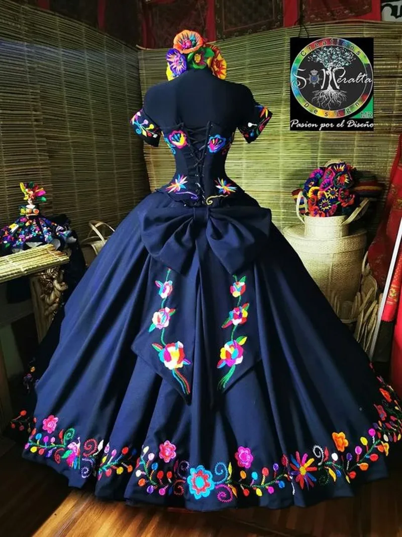 Epaules dénudées bleu marine Quinceanera robe avec broderie Vestidos Para XV Años Sweet 16 robe robe de soirée