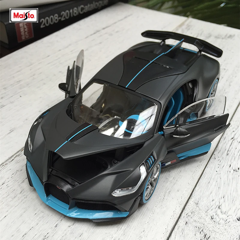 Maisto 1:24 Bugatti Divo Roadster simulation alloy car model collection gift toy