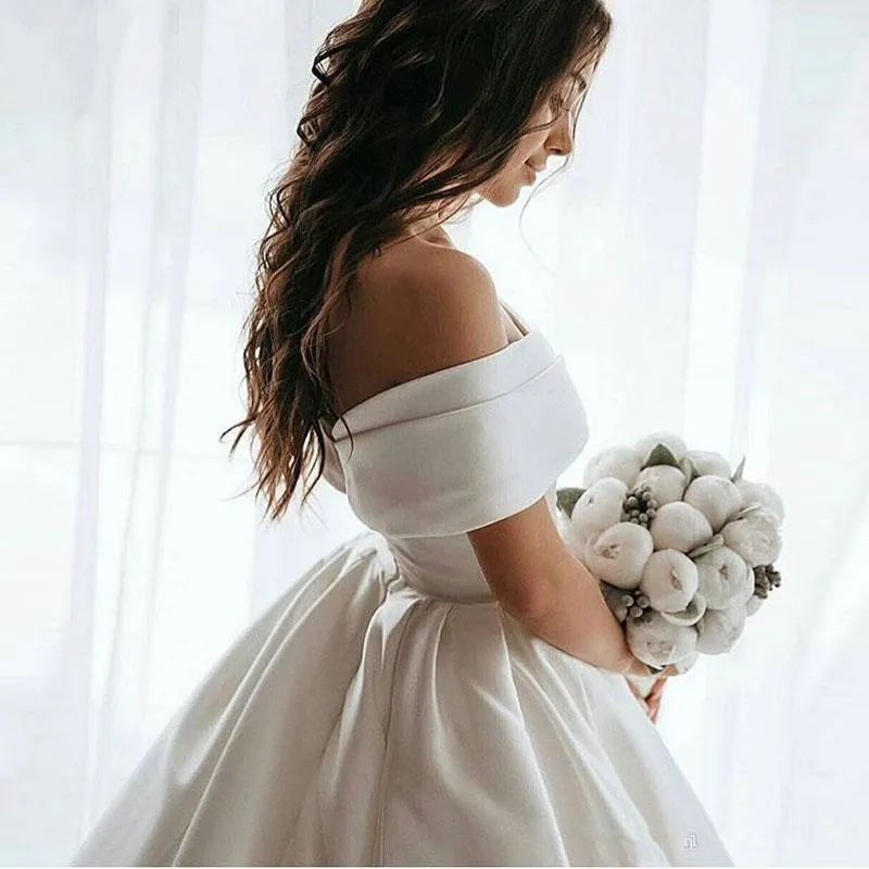 Princess Wedding Dresses Satin Vintage Off The Shoulder Wedding Bride Dresses Long Train White Ivory Wedding Ball Gown