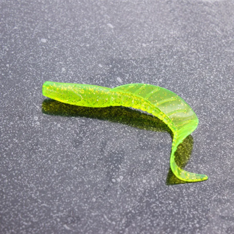 5pcs/lot Long Coiling tail Luminous soft bait Artificial Silicagel Trout Crankbait Fishing worm Skirt with night light fake bait