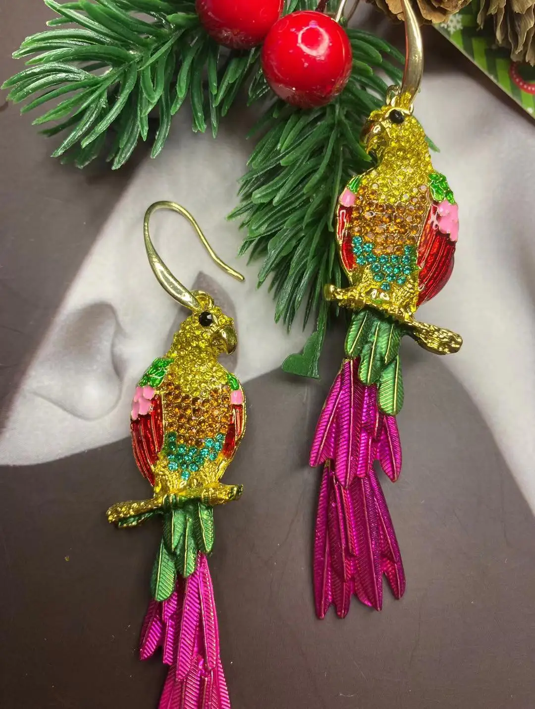 Personality Rhinestone Parrot Snack-shaped Earrings for Party Casual Jewelry Accessories